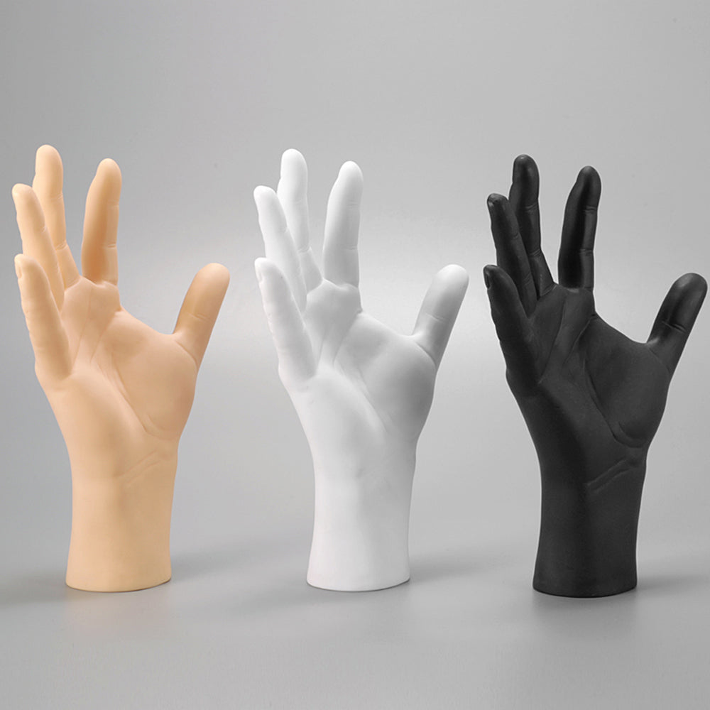 Art Lesson: How to use a Hand Mannequin 