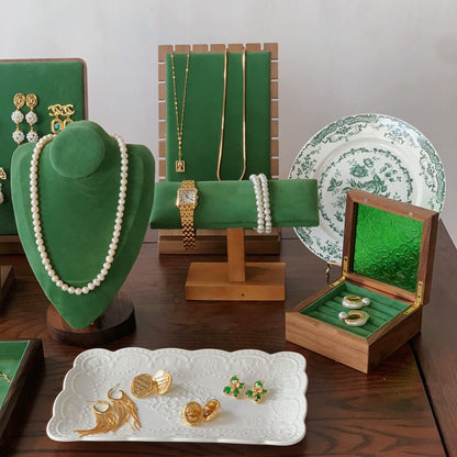 Jelimate Luxury Jewellery Store Showcase Cabinet Green Velvet Jewelry Display Stand Display Exhibition Necklace Bust Earring Bracelet Ring Jewelry Display Set