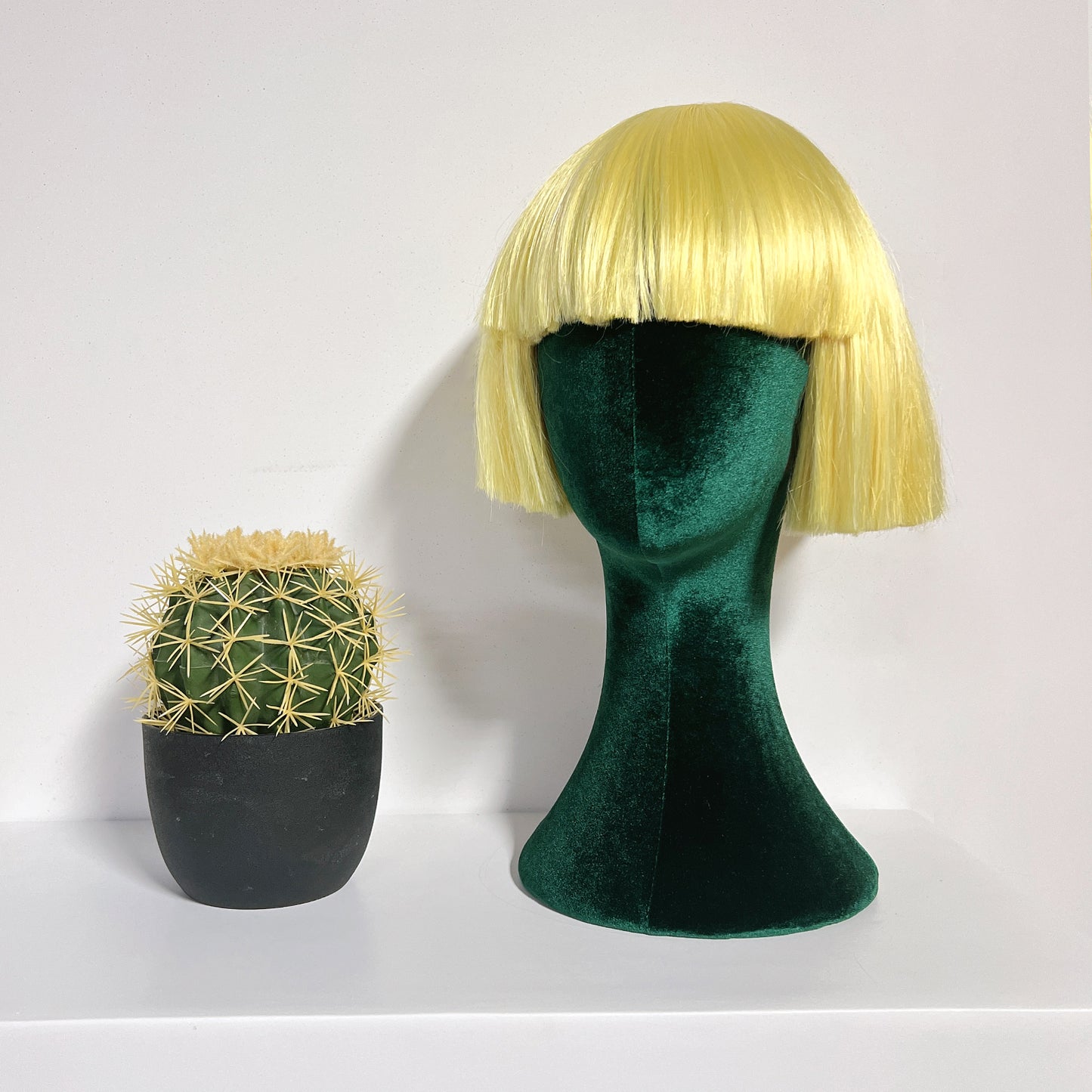 Jelimate Luxury Green Velvet Mannequin Head Manikin,Fully Pinnable Dress Form Head Dummy,Hat Headband Sunglasses Jewelry Display Head Mannequin For Wigs