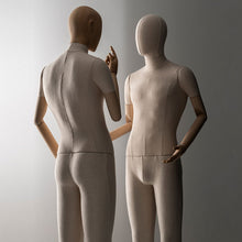 Lade das Bild in den Galerie-Viewer, Jelimate Fashion Window Male Female Display Mannequin Full Body Dress Form,Linen Fabric Mannequin Torso With Wooden Head Arms,Boutique Clothing Display Model
