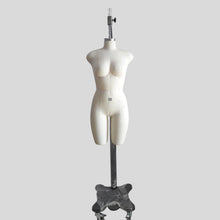 Lade das Bild in den Galerie-Viewer, Size 36B Half Body Female Sexy Lingerie Dress Form Mannequin Torso Plus Size Big Bust Tailoring Mannequin Women Bikini Underwear Mannequin
